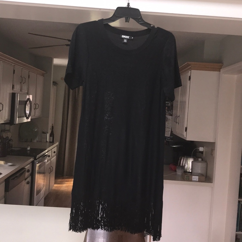 Dkny fringe bottom short sleeve dress